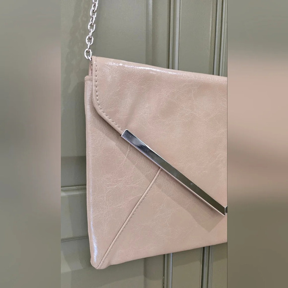 INC international concepts envelope chain purse - Picture 4 of 7